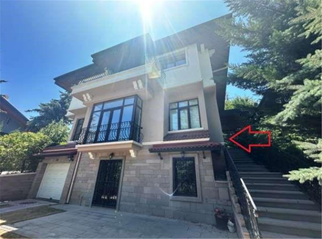 ANKARA GÖLBAŞI SATILIK LÜKS VİLLA